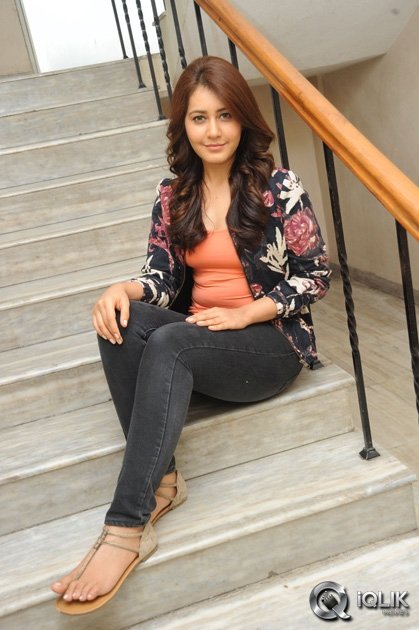 Raashi-Khanna-at-Joru-Audio-Success-Meet